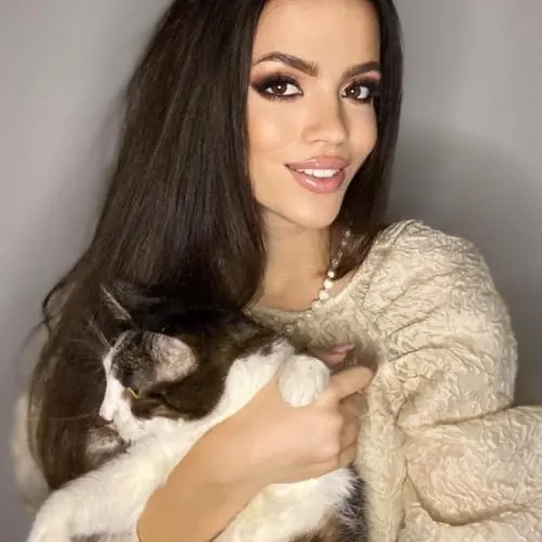 tati12 image 0